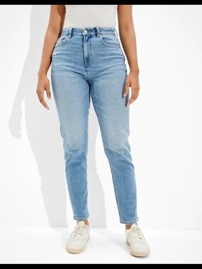 AE Stretch Curvy Mom Jean Size 12 High Rise